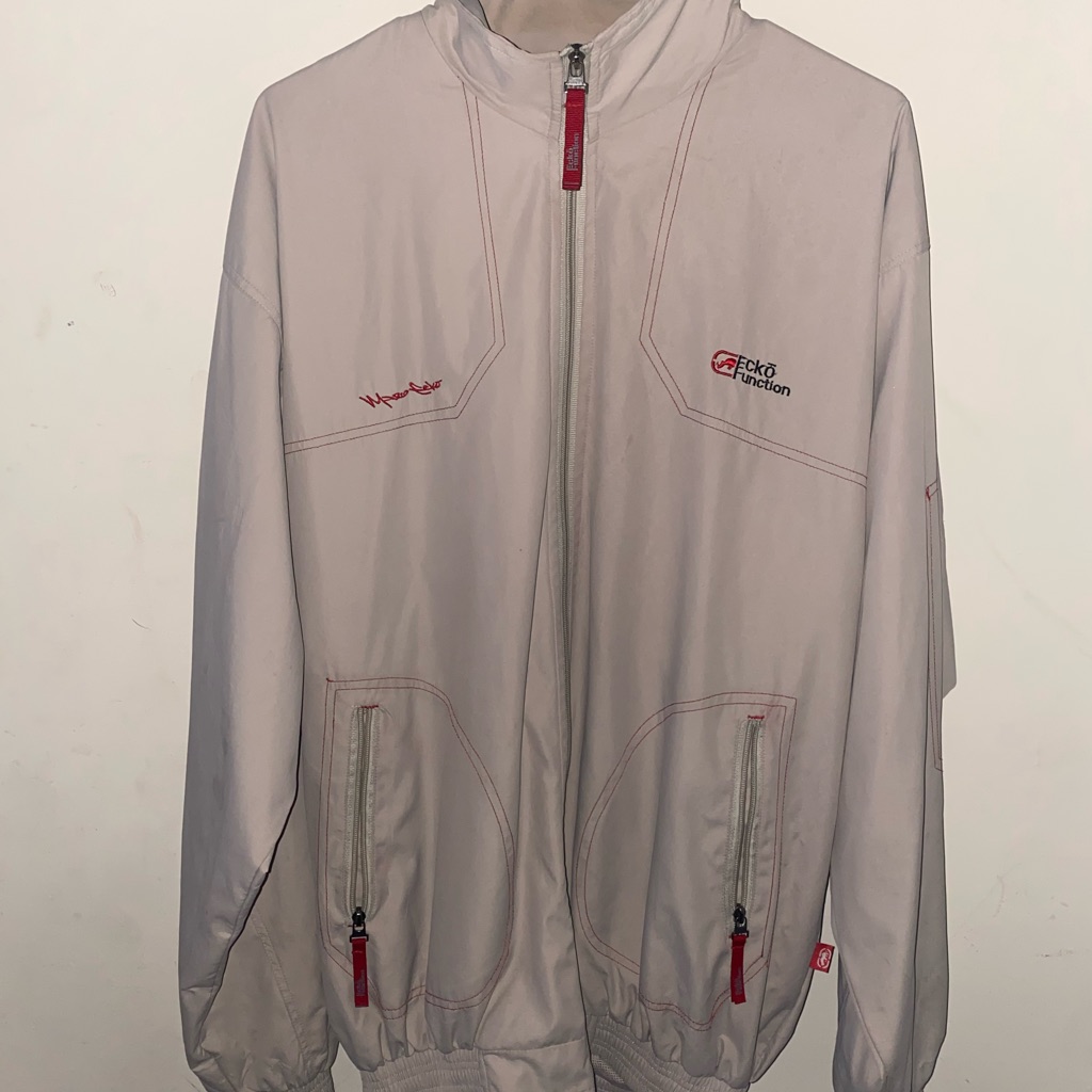 Echo Windbreaker